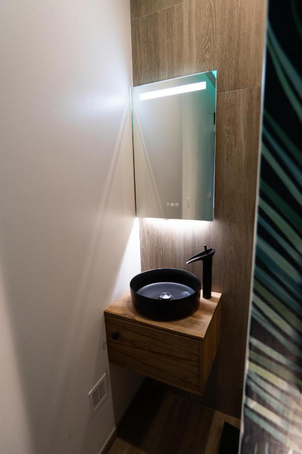 Capsule Thailande I Sauna I Balneo I Console I Jeux En Bois I Cinema I Cour Interieure Trith-Saint-Leger Exterior photo