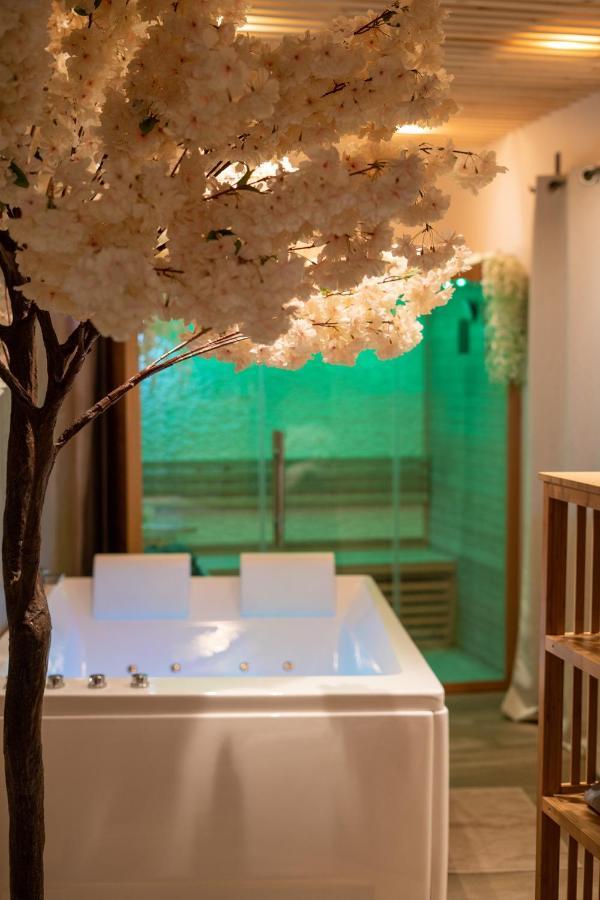 Capsule Thailande I Sauna I Balneo I Console I Jeux En Bois I Cinema I Cour Interieure Trith-Saint-Leger Exterior photo